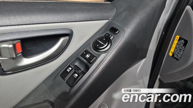 Hyundai Grand Starex Van 3-Seater Smart 2021 — фото 15