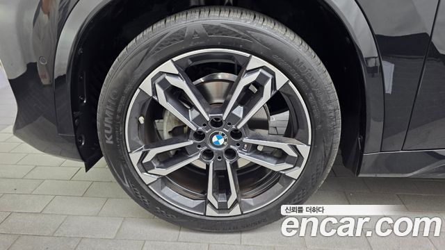 BMW X1 (U11) xDrive 20i M Sport 2024 — фото 5