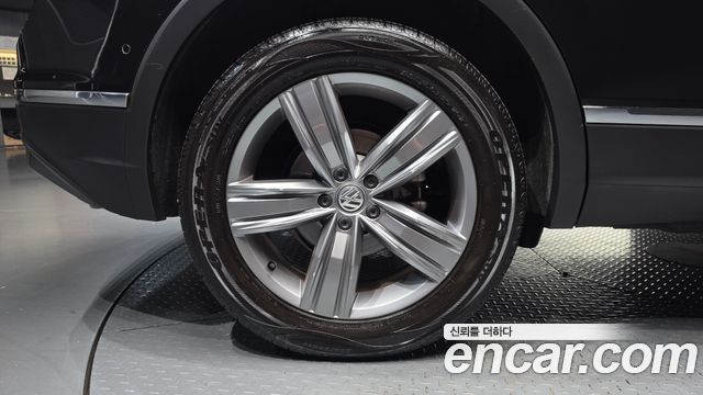 Volkswagen Tiguan (II) 2.0 TDI 4Motion Prestige 2018 — фото 21