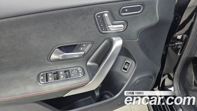 Mercedes-Benz A-Class (W177) AMG A35 4MATIC Sedan 2021 — фото 27