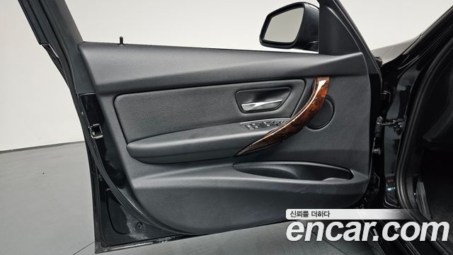 BMW 3 Series (F30) 320i 2014 — фото 30