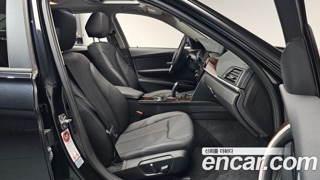 BMW 3 Series (F30) 320i 2014 — фото 32