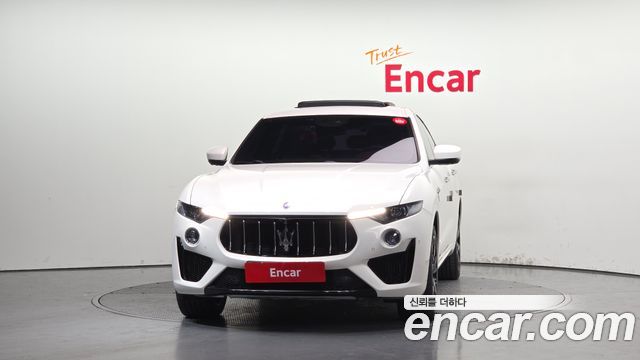 Maserati Levante 3.0 Diesel AWD GranLusso 2018 — фото 3