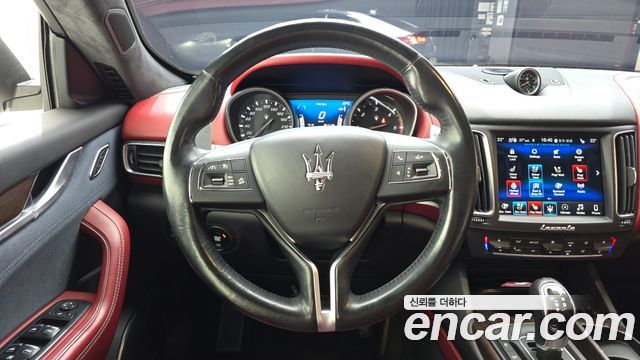 Maserati Levante 3.0 Diesel AWD GranLusso 2018 — фото 13