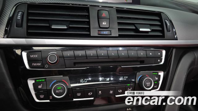 BMW 4 Series (F32) 430i M Sport Convertible 2019 — фото 17
