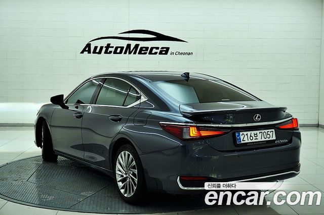 Lexus ES300h (VII) Luxury Plus 2024 — фото 3