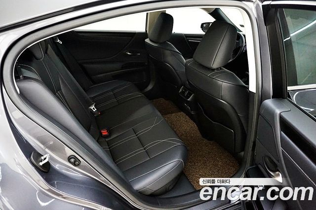 Lexus ES300h (VII) Luxury Plus 2024 — фото 22
