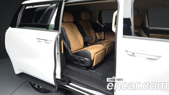 Kia Carnival (IV) Gasoline 7-Seater Noblesse 2023 — фото 12