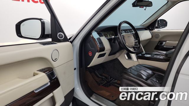 Land Rover Range Rover (IV) 4.4 SDV8 Vogue SE DIESEL 2016 — фото 10