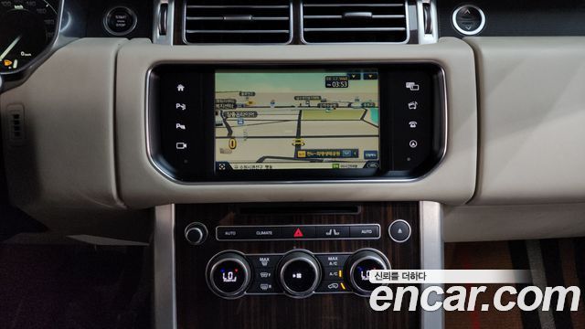 Land Rover Range Rover (IV) 4.4 SDV8 Vogue SE DIESEL 2016 — фото 15