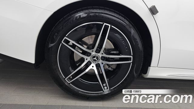 Mercedes-Benz E-Class (W214) E300 4MATIC AMG Line 2026 — фото 5
