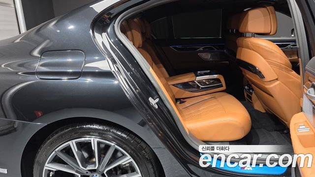 BMW 7 Series (G11) 740i M Sport 2022 — фото 15