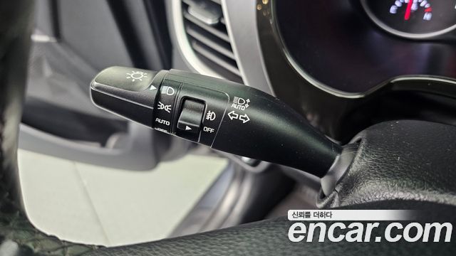 Kia Seltos Gasoline 1.6 Turbo 2WD Signature 2022 — фото 18