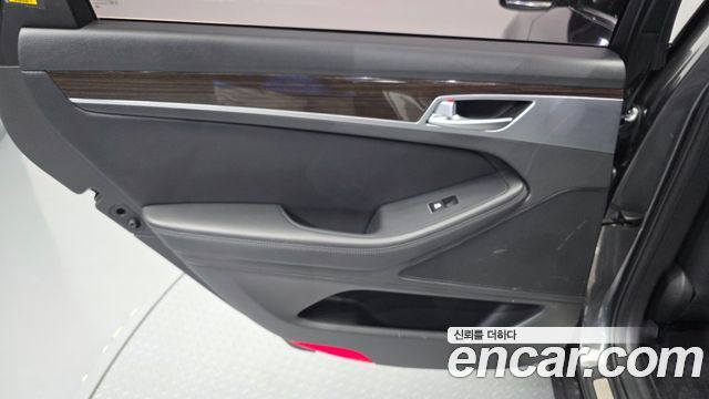 Genesis G80 3.3 GDI AWD Luxury 2018 — фото 25