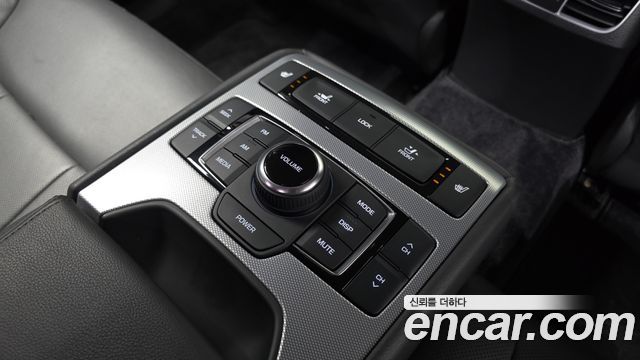 Genesis G80 3.3 GDI AWD Luxury 2018 — фото 30