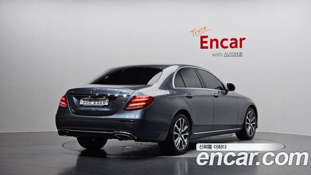 Mercedes-Benz E-Class (W213) E300 4MATIC Avnatgarde 2019 — фото 2