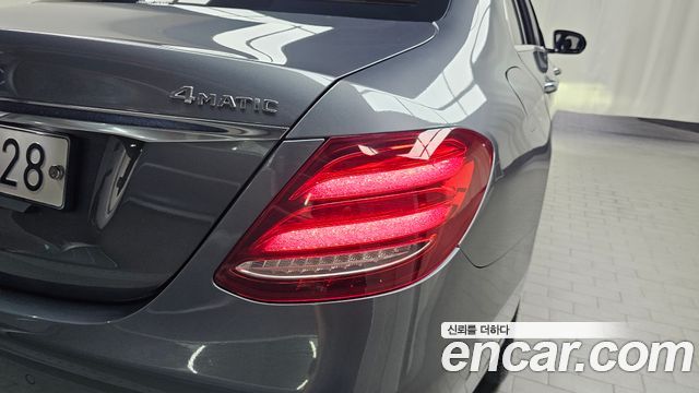 Mercedes-Benz E-Class (W213) E300 4MATIC Avnatgarde 2019 — фото 23