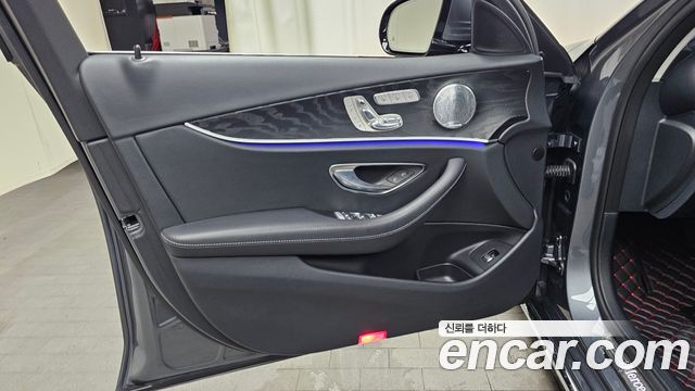 Mercedes-Benz E-Class (W213) E300 4MATIC Avnatgarde 2019 — фото 24