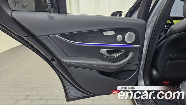 Mercedes-Benz E-Class (W213) E300 4MATIC Avnatgarde 2019 — фото 25