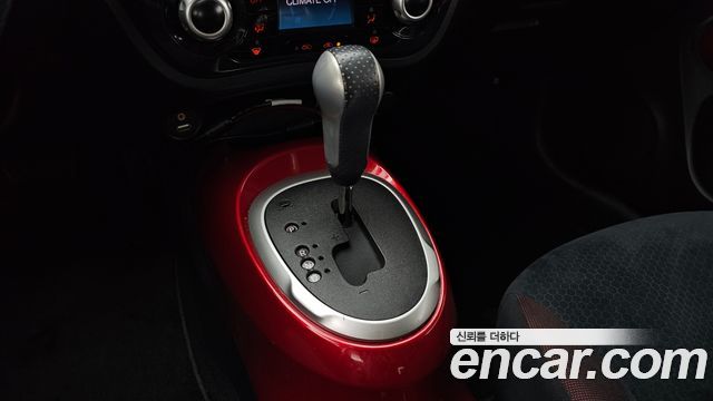 Nissan Juke 1.6 SV F15 2014 — фото 9