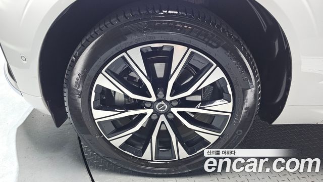 Volvo XC60 (II) B5 Ultra Bright 2025 — фото 5