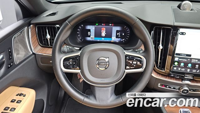 Volvo XC60 (II) B5 Ultra Bright 2025 — фото 12
