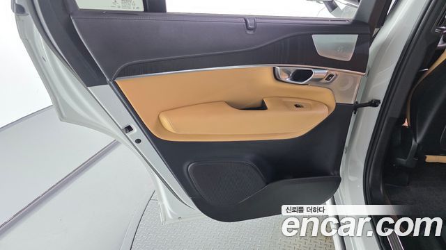 Volvo XC90 (II) B6 Ultimate Bright 2023 — фото 25