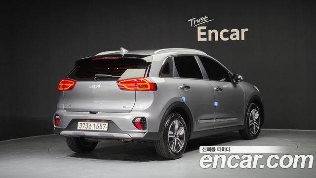 Kia Niro 1.6 HEV Prestige 2022 — фото 2