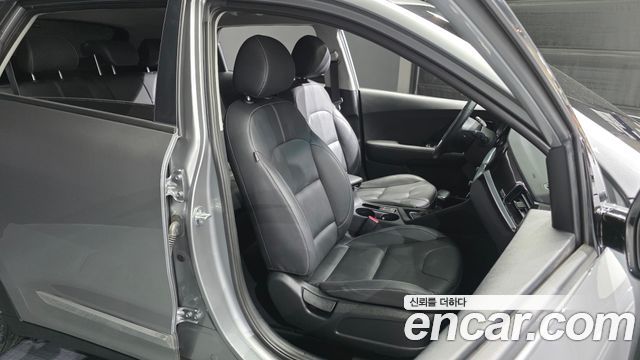 Kia Niro 1.6 HEV Prestige 2022 — фото 11