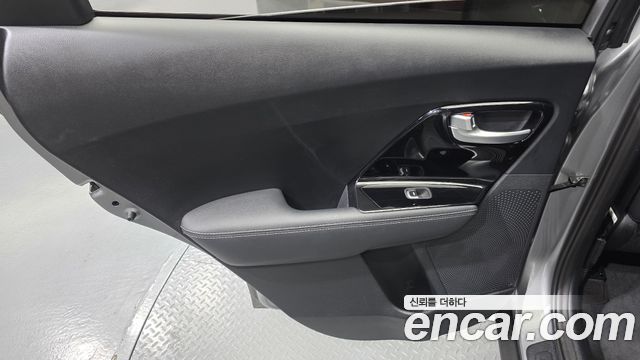 Kia Niro 1.6 HEV Prestige 2022 — фото 25