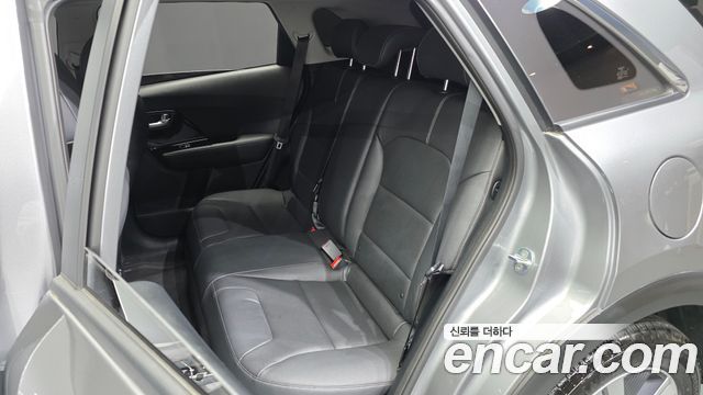 Kia Niro 1.6 HEV Prestige 2022 — фото 26