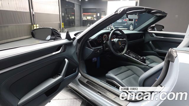 Porsche 911 (992) Carrera 4 GTS Cabriolet 2023 — фото 10