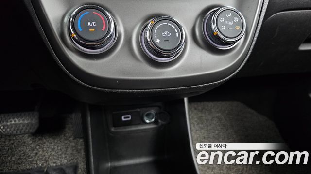 Chevrolet Spark LS Basic 2019 — фото 30