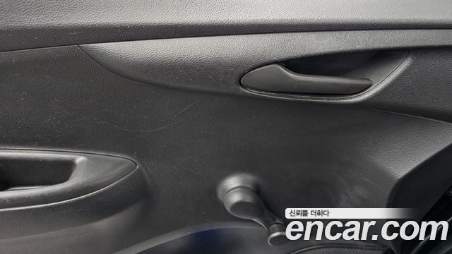 Chevrolet Spark LS Basic 2019 — фото 31