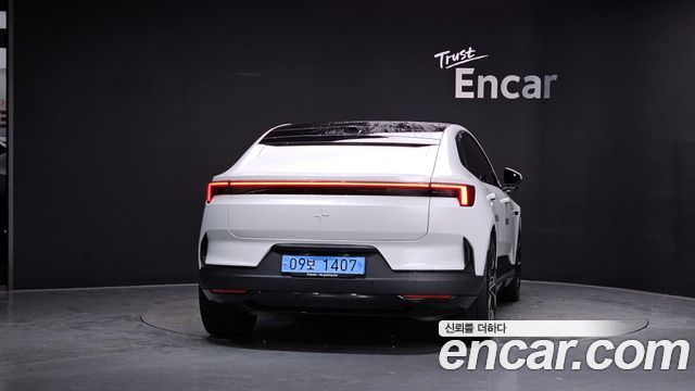 Polestar 4 Long Range Duel Moter 2025 — фото 4