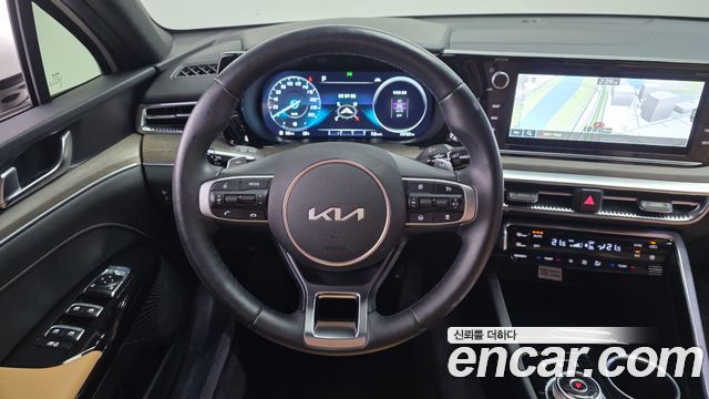 Kia K5 (III) 2.0 Noblesse 2023 — фото 13