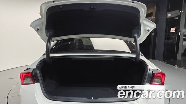 Kia K5 (III) 2.0 Noblesse 2023 — фото 20