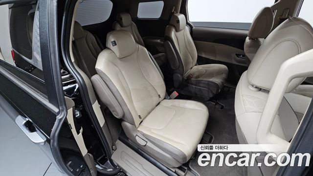 Kia Carnival (IV) Diesel 9-Seater Prestige 2023 — фото 11