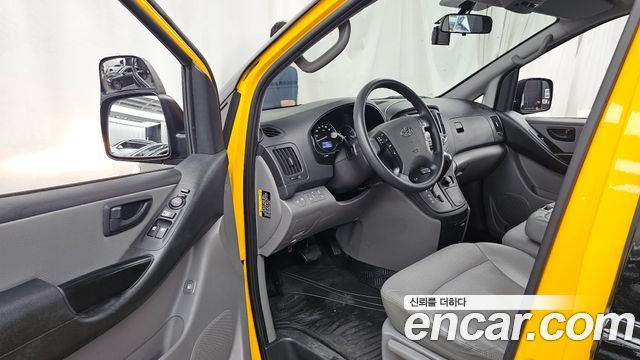 Hyundai Grand Starex 4WD School Bus 2020 — фото 10
