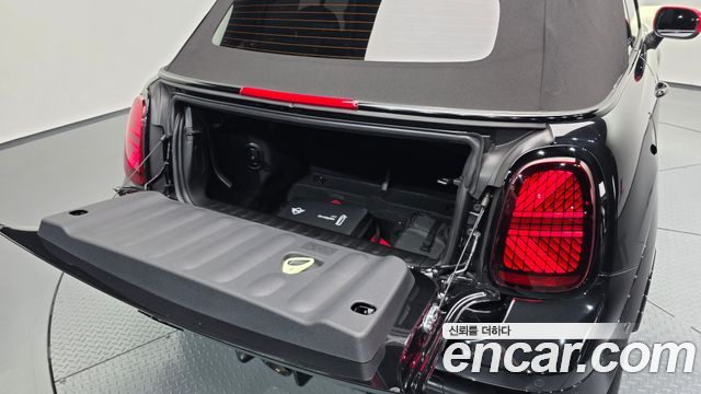 MINI Cooper S Convertible (IV) JCW 2025 — фото 31