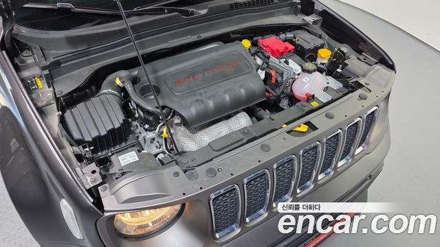Jeep Renegade 2.4 Limited 2021 — фото 6