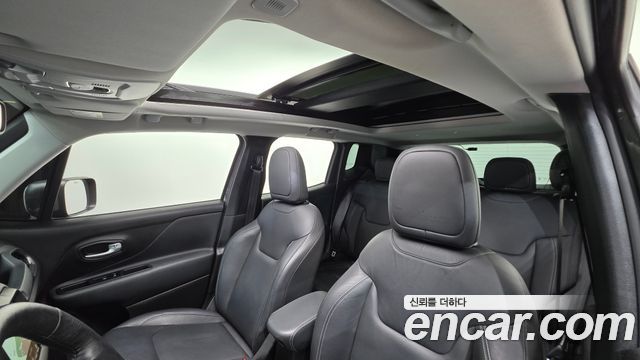 Jeep Renegade 2.4 Limited 2021 — фото 11