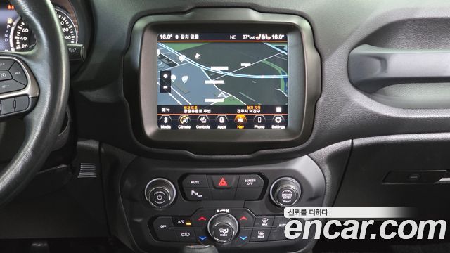 Jeep Renegade 2.4 Limited 2021 — фото 16