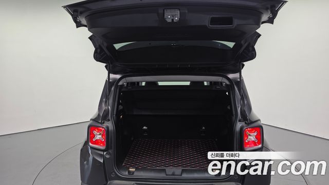 Jeep Renegade 2.4 Limited 2021 — фото 20