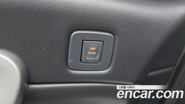 Renault Korea SM7 Nova LPLI 2.0 LPe Disabled 2017 — фото 11