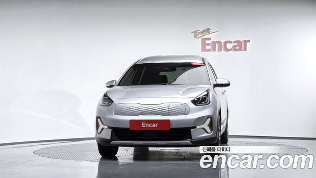 Kia Niro Plus Air 2023 — фото 3