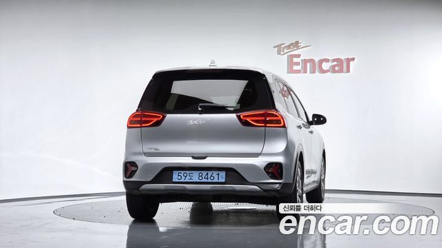 Kia Niro Plus Air 2023 — фото 4