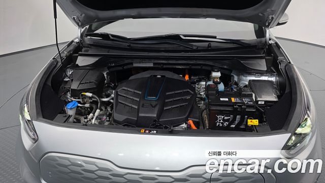 Kia Niro Plus Air 2023 — фото 6