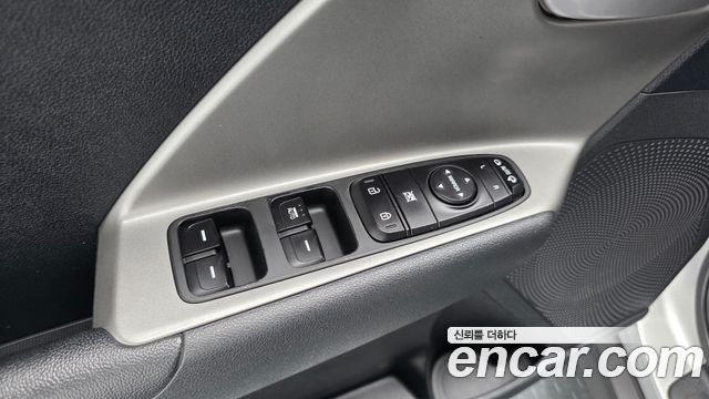 Kia Niro Plus Air 2023 — фото 24