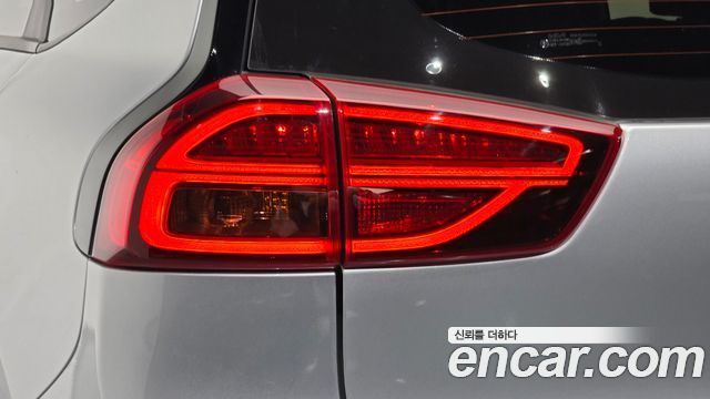 Kia Niro Plus Air 2023 — фото 29
